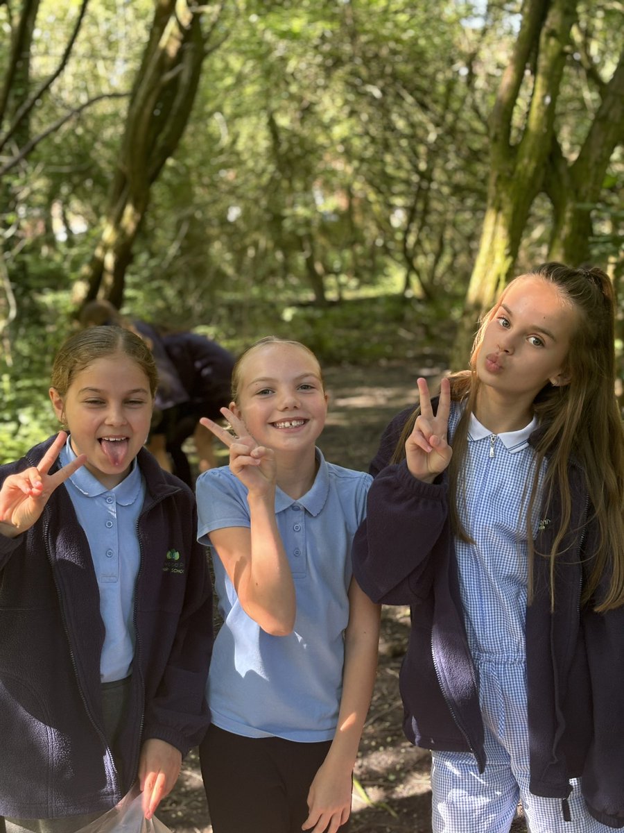 misskhankwp's tweet photo. We had a great morning collecting things for our biomes in a box! @HumberEdTrust https://t.co/m19fow92kM