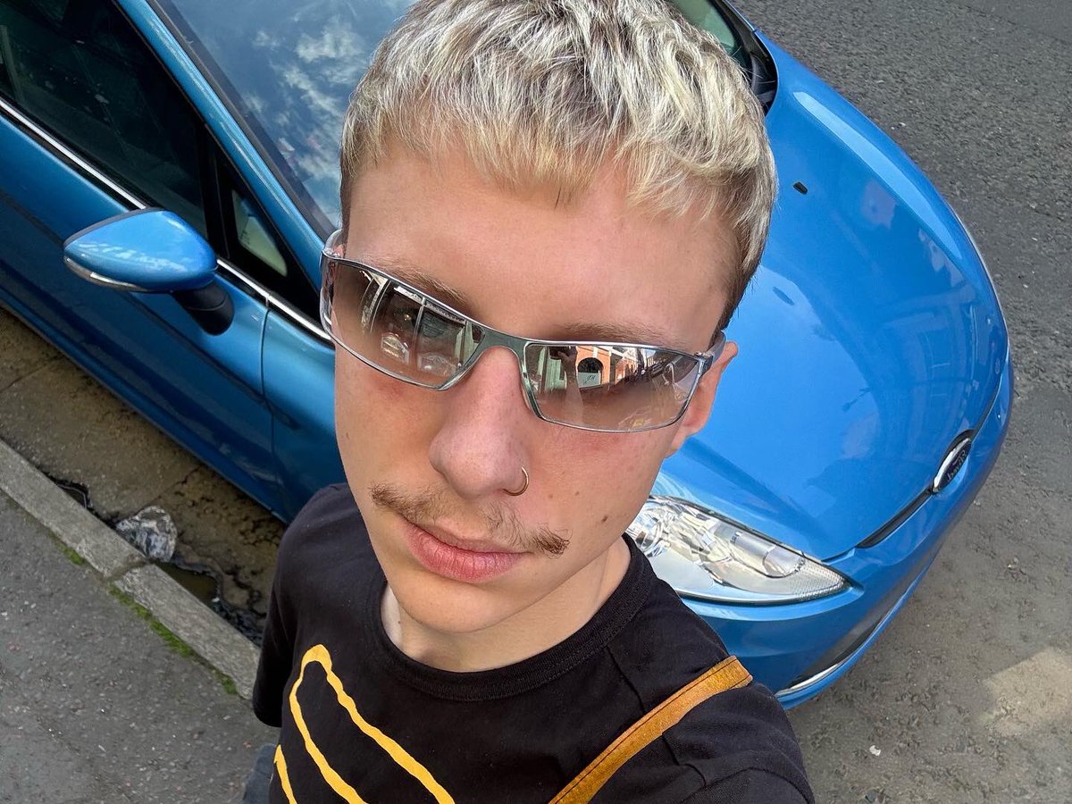 leonhawkins_'s tweet photo. I may as well use my twitter for something and since all I do is take my silly pics that’s all I’m going to be posting 💋💫 https://t.co/tuLzNS7SML