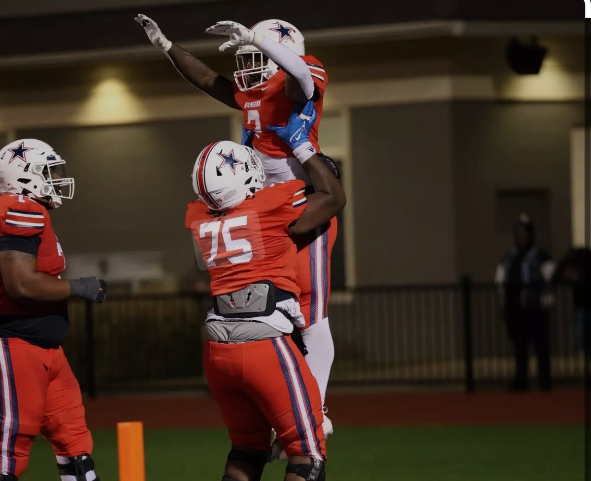 #AGTG After a great conversation with <a href="/JJones178/">Jim Jones</a> I am very blessed to have received my first Offer from Northwest Community College🙏🏾🙏🏾 <a href="/RenzyDavis/">Renzy Davis</a>