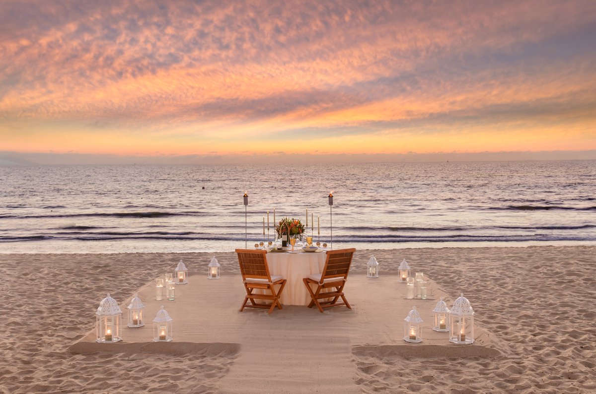 Elevate your romance at Grand Velas Riviera Nayarit with exclusive private dining experiences next to the sea.

#RomanticDining #GrandVelasRivieraNayarit
#ExclusiveExperiences #LuxuryTravel