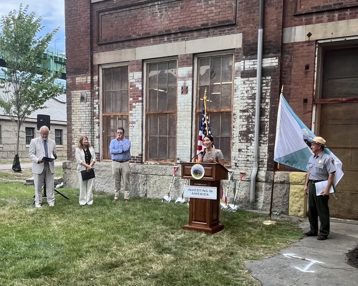 Gigi4District1's tweet image. Joined the groundbreaking ceremony for Building 107 at the Charlestown Navy Yard this morning! Building 107 will serve as the headquarters officer for the National Parks of Boston, housing 80 individuals. I&apos;m thrilled to see this investment come to fruition.