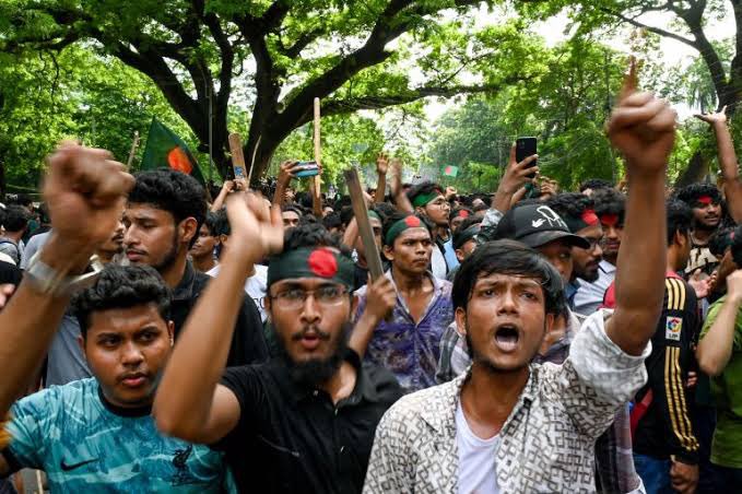 TS73006's tweet photo. #savebangladeshistudents 
#BangladeshiStudentsareinDanger 
#Bangladeshstudentprotest https://t.co/aMrjVRNkCp