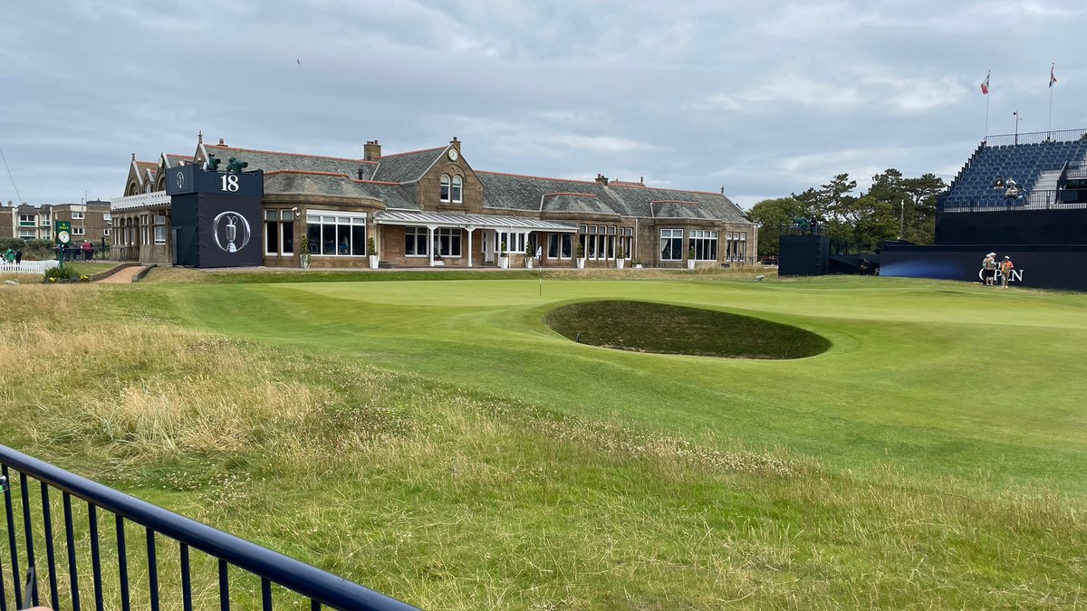 All set. Commentary notes ready for the morning. The start of the 152nd <a href="/TheOpen/">The Open</a> on <a href="/5liveSport/">BBC 5 Live Sport</a> from 10am tomorrow - it's time to take the radio everywhere with you.