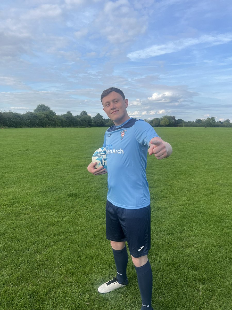 SwavOfficial's tweet photo. 💙new threads💙

Big thanks to @OpenArch_ who sponsor the club every year &amp; this year they’ve treated the boys to a new home kit! We’ve gone back to the OG Swavo blue! Big thanks to @EclipseSports1 for sorting! Really good customer service and great quality printing! #UpTheSwavo https://t.co/l0vhMfPaWA