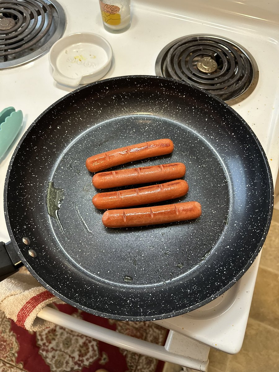 DailyHotDogs's tweet image. a love story in four parts

HAPPY NATIONAL HOT DOG DAY 🌭🌭🌭🌭