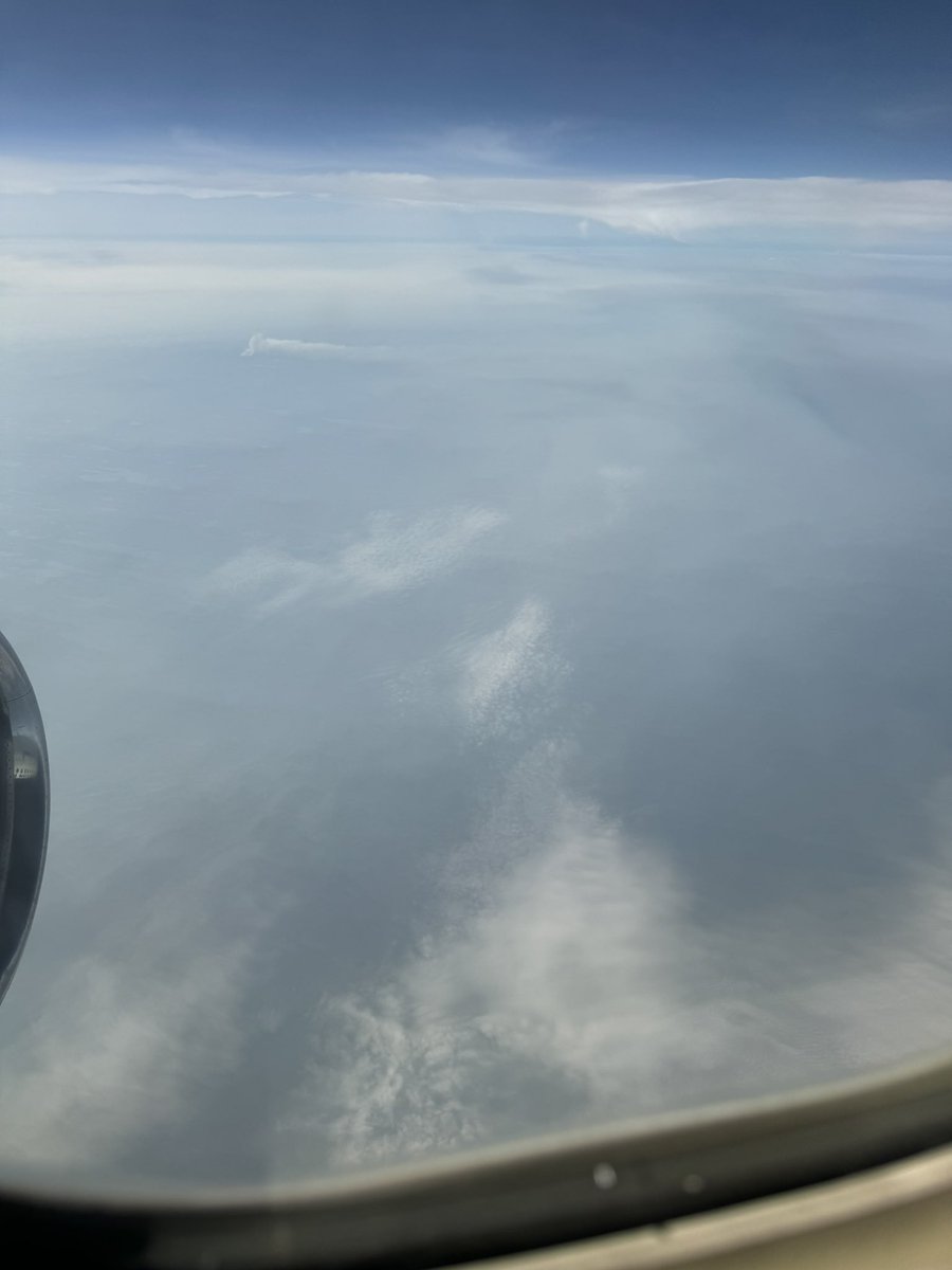 tephrafan's tweet image. I am an expert at poor quality landscape photography from commercial flights. A few shots from Yellowknife (very smoky), Dehcho (Mackenzie) south of Tulit’a looking toward the Redstone (sharp bend joining Dehcho), and view of Tulit’a down the Great Bear River in the #Sahtu