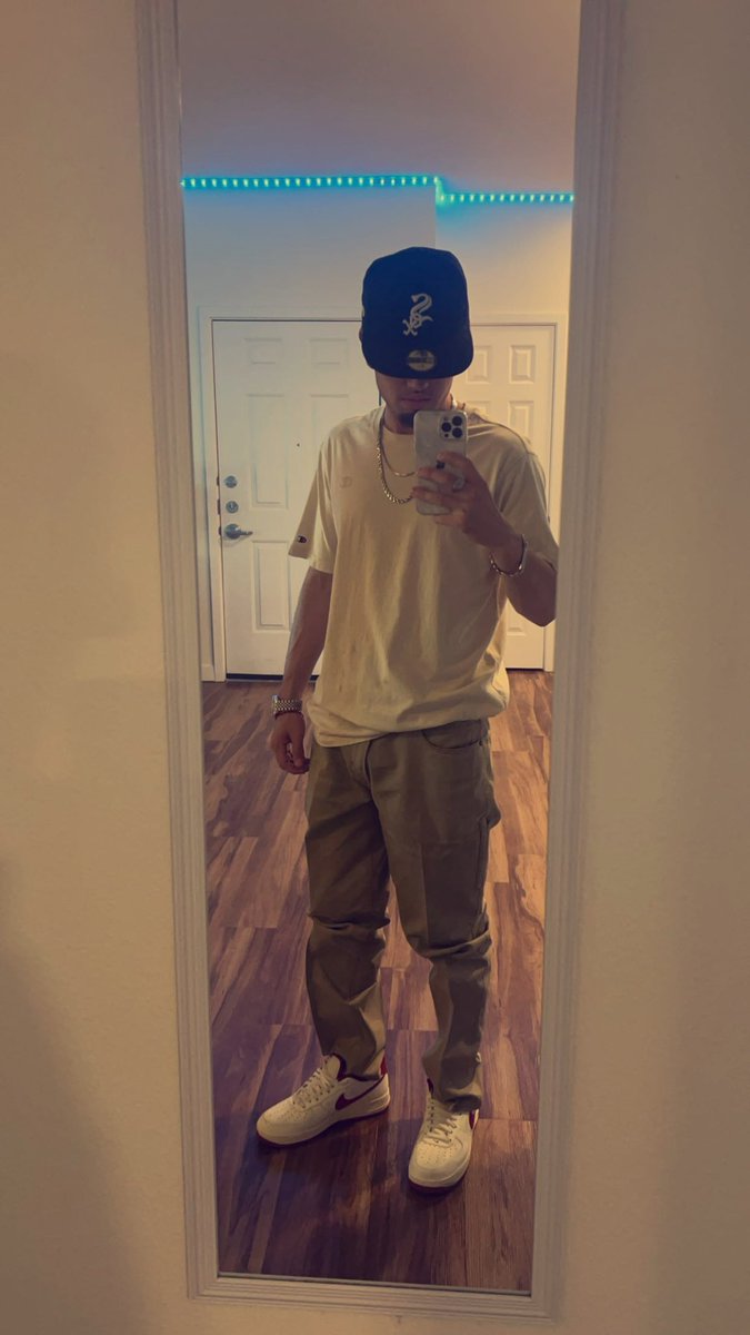 Cesarriveraaa1's tweet photo. https://t.co/qWDyKJQN1s