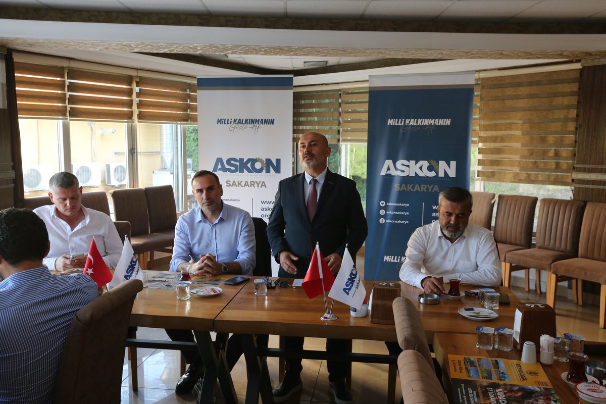 ercanvergili34's tweet photo. Askon Genel Merkez olarak 8.İş Geliştirme Programını Sakarya Şubemizin ev sahipliğinde gerçekleşti.Misafirperverlikleri ve ülke ekonomisine verdikleri katkı,geleceğe olan umutlarımızı artırdı.
#Askon #orhanaydintr #sakaryaaskon #halilerol #mertemetal #çamdağsütürünleri https://t.co/a3aYRSbRO0