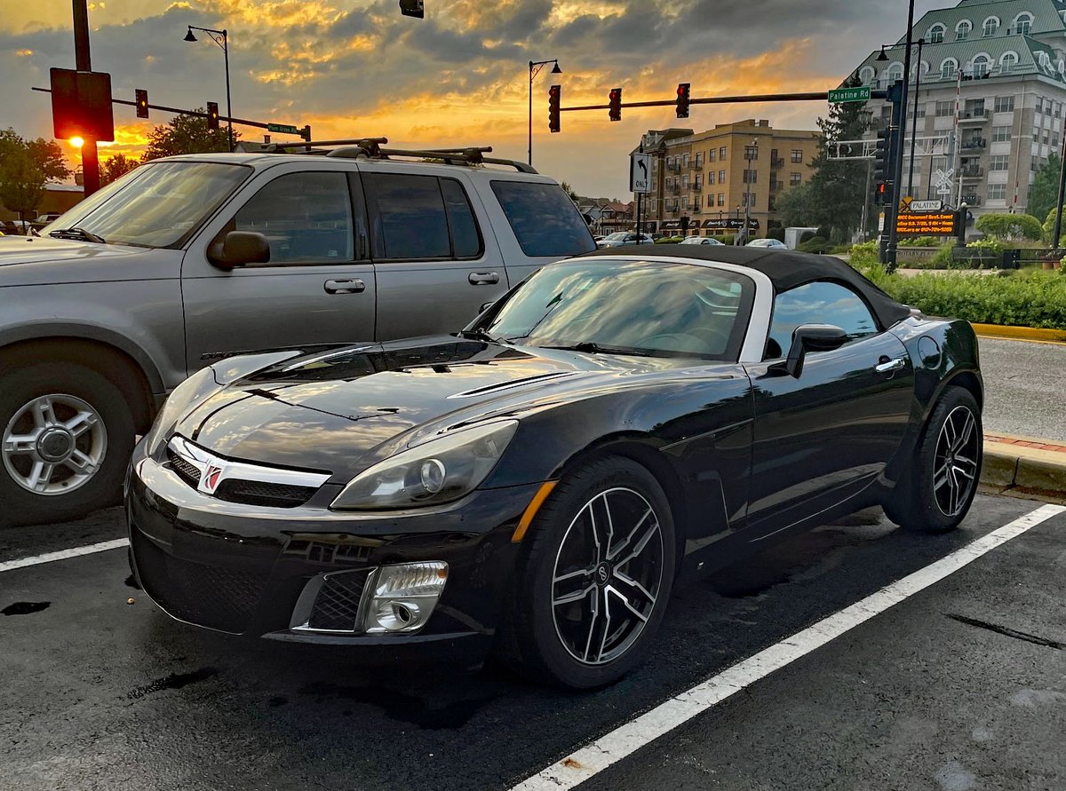 Car_Guy_Tom's tweet photo. Car Spotter finds: Acura CL, Saturn Sky. #CarSpotter #SaturnSKY #AcuraCL https://t.co/hSZ6XSogc8