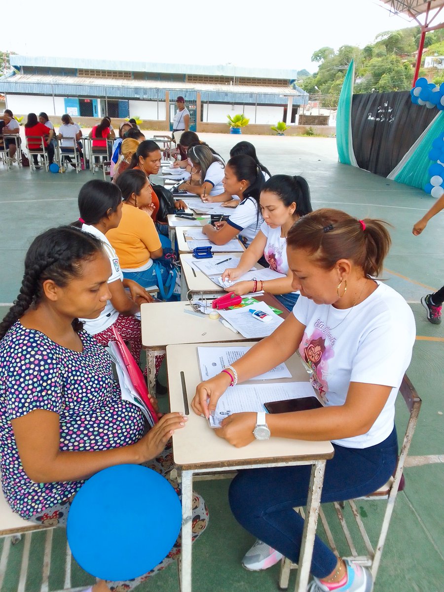 Gestion Comunicacional CDCE Bolivar tweet media