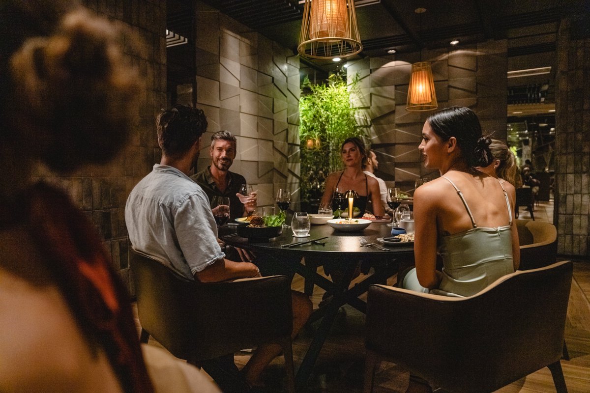 Immerse yourself in the exquisite artistry of the nation's most esteemed chefs as they present you with an unparalleled culinary experience. At Grand Velas Riviera Nayarit, prepare to embark on a journey where every dish is a masterpiece crafted with passion and precision.