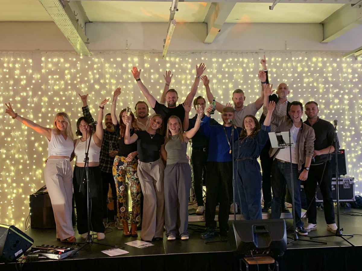 tom_daggett's tweet photo. Look at these awesome singers from
the Sheffield business community! Thanks for some terrific performances with live band so far to support the @sheffcath #SchoolsSingingProgramme ๐ Imaginary gold stars from Mr Daggett all round ๐ https://t.co/n0PhELL3kj
