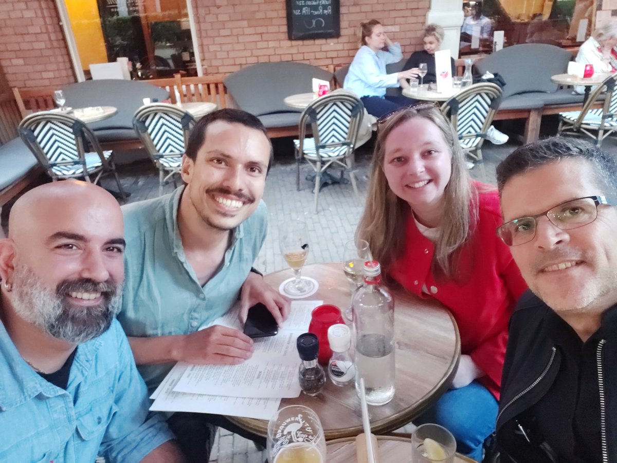 Assembling Medical Anthropology &amp; STS in Amsterdam - catching up &amp; having fun over food &amp; drinks! <a href="/NLemosDekker/">Dr Natashe Lemos Dekker</a> <a href="/Me_Mfan/">Marcos Andrade Neves</a> <a href="/GiorgioBrocco/">Giorgio Brocco</a> #EASST4S2024 <a href="/medanteurope/">MAE/MAYS</a>