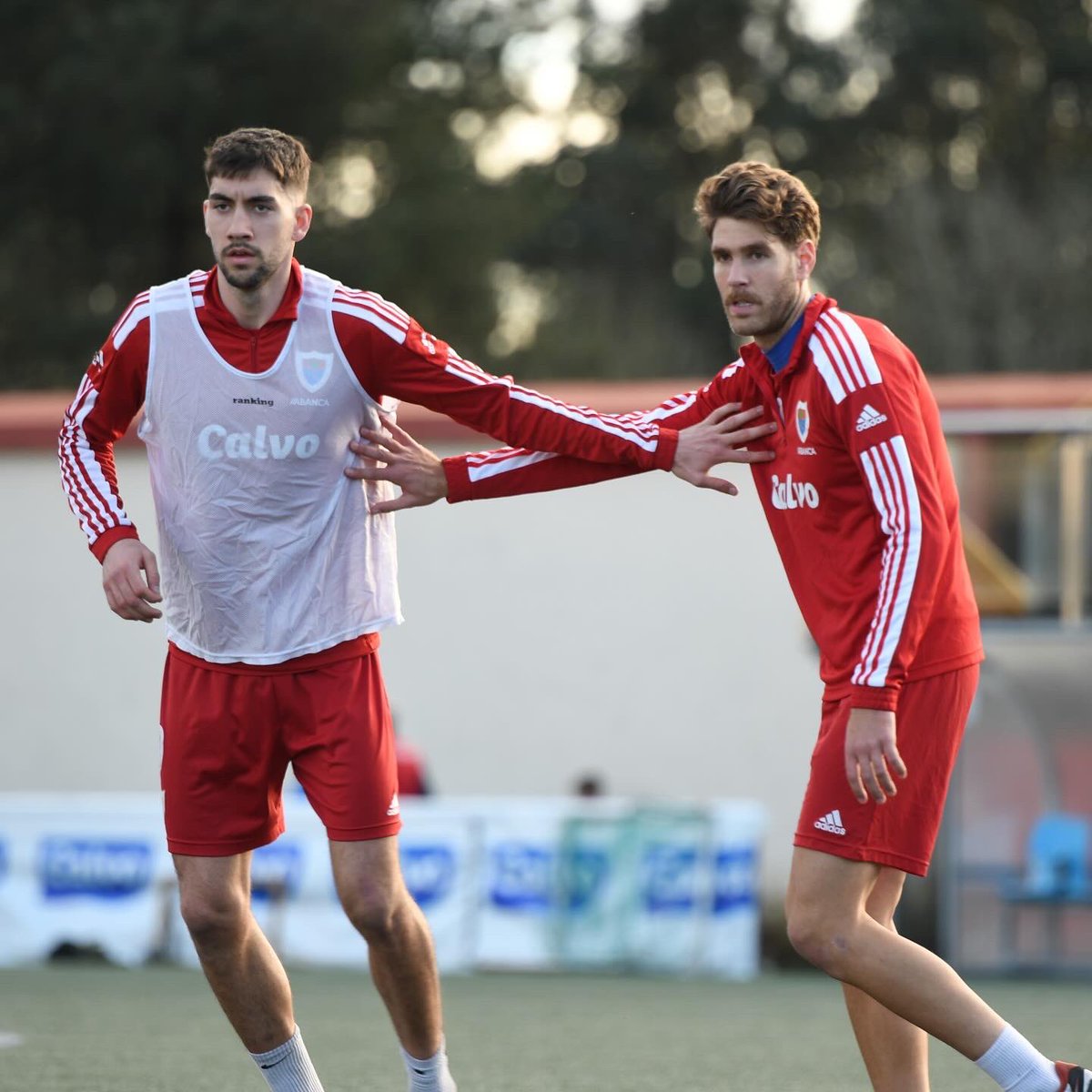 <a href="/BerganFC/">Bergantiños FC</a> Tiempo suficiente para dejar huella en lo deportivo y en las personas que hemos tenido la suerte de compartir buenos momentos con vosotros. Un placer conoceros; os deseamos todo lo mejor en lo profesional y personal. Un fuerte abrazo <a href="/josecava98/">CHECA</a> y Marina ¡MUCHA SUERTE! #NosVemos