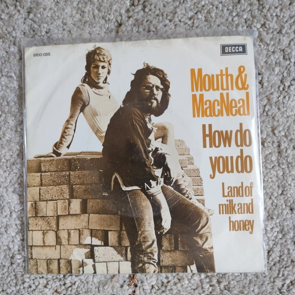 Dat Eminem op het spoor kwam van het b-kantje van een 50 jaar oude Nederlandse nr. 1 hit, is weer zo'n memorabel verhaaltje uit de popmuziek 
nos.nl/artikel/252917…