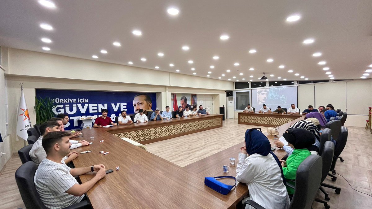 📍Beylikdüzü 

Sorumlusu Olduğum <a href="/akgncbeylikduzu/">AK Genç Beylikdüzü</a> İlçemizin Haftalık Yönetim Kurulu Toplantısına Katılım Sağladık.

<a href="/eyupkadirinan/">Eyyüp Kadir İnan</a> <a href="/avyusufibis/">Yusuf İBİŞ</a> <a href="/CCekerek/">Muhammed Cem Çekerek</a> <a href="/skaracorlu44/">Suat Karaçorlu</a> <a href="/_RamazanGuler/">H. Ramazan Güler</a> <a href="/momertuncel/">Muhammed Ömer TÜNCEL</a>