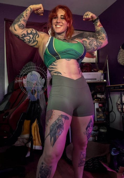 Show off your guns! I am so proud of you!  New Workout just dropped!  Check out the latest workout here<a href="/tag/workoutwednesday"class="tags"><span>#workoutwednesday</span></a>