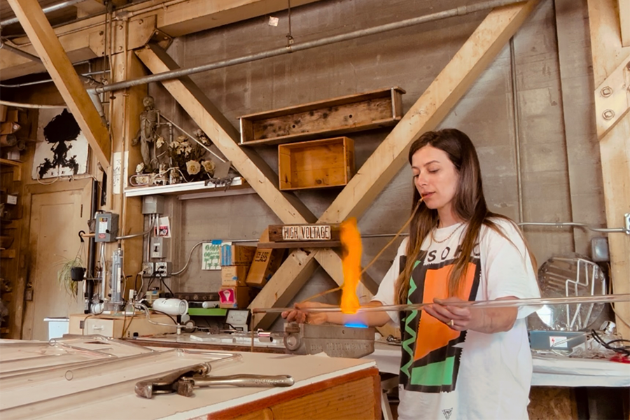 7x7's tweet photo. Opening July 20th at Museum of Craft and Design, 'She Bends: Neon as Soulcraft' showcases collaborative, never-seen-before artworks crafted during three neon residencies held across U.S. https://t.co/7quS2xNM7b
@SF_MCD #SheBends #MuseumofCraftandDesign #sponsored https://t.co/EucCoREloT