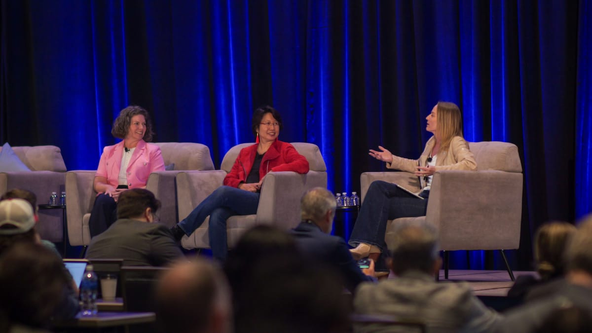 procoretech's tweet image. Last month, Procore&apos;s Chief Data Officer, Joy Durling, led a discussion at #ENRFutureTech with Amy Jones Snider, Director of Data and Analytics at @SkanskaUSA, and Dr. Tessa Lau, CEO of @DustyRobotics, exploring how AI is revolutionizing construction across the globe.