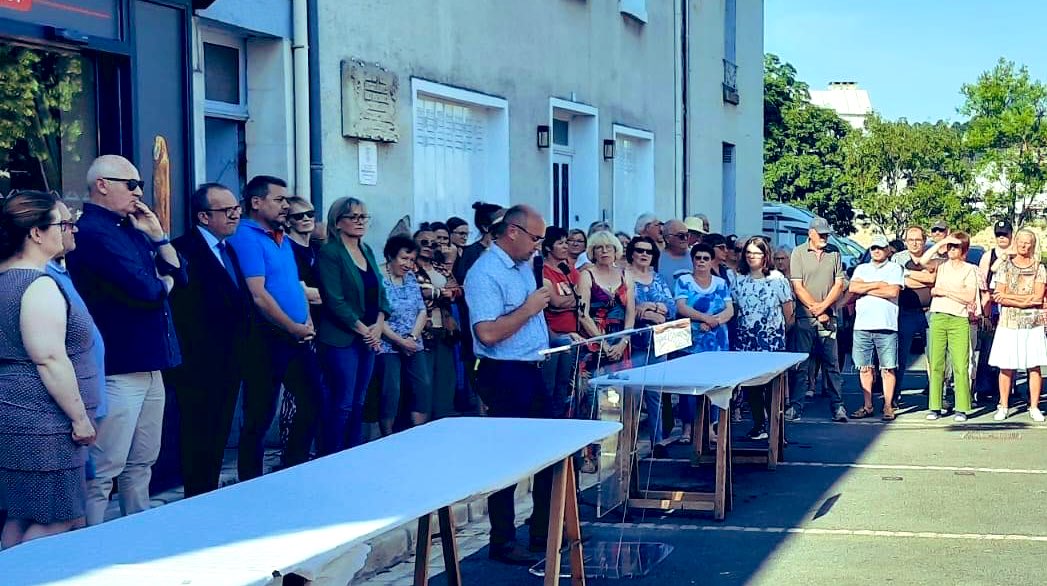 AlainPichon86's tweet photo. ☀️ Journée sur mon canton aux côtés des habitants

🔹 À #Antran pour la caravane des sports du @departement86
🔹 À Buxeuil aux côtés du Maire David Cathelin, des élus, habitants et commerçants sinistrés du 31/03 #inondations

Ensemble pour soutenir et faire vivre nos territoires! https://t.co/LxOcUFh8qU