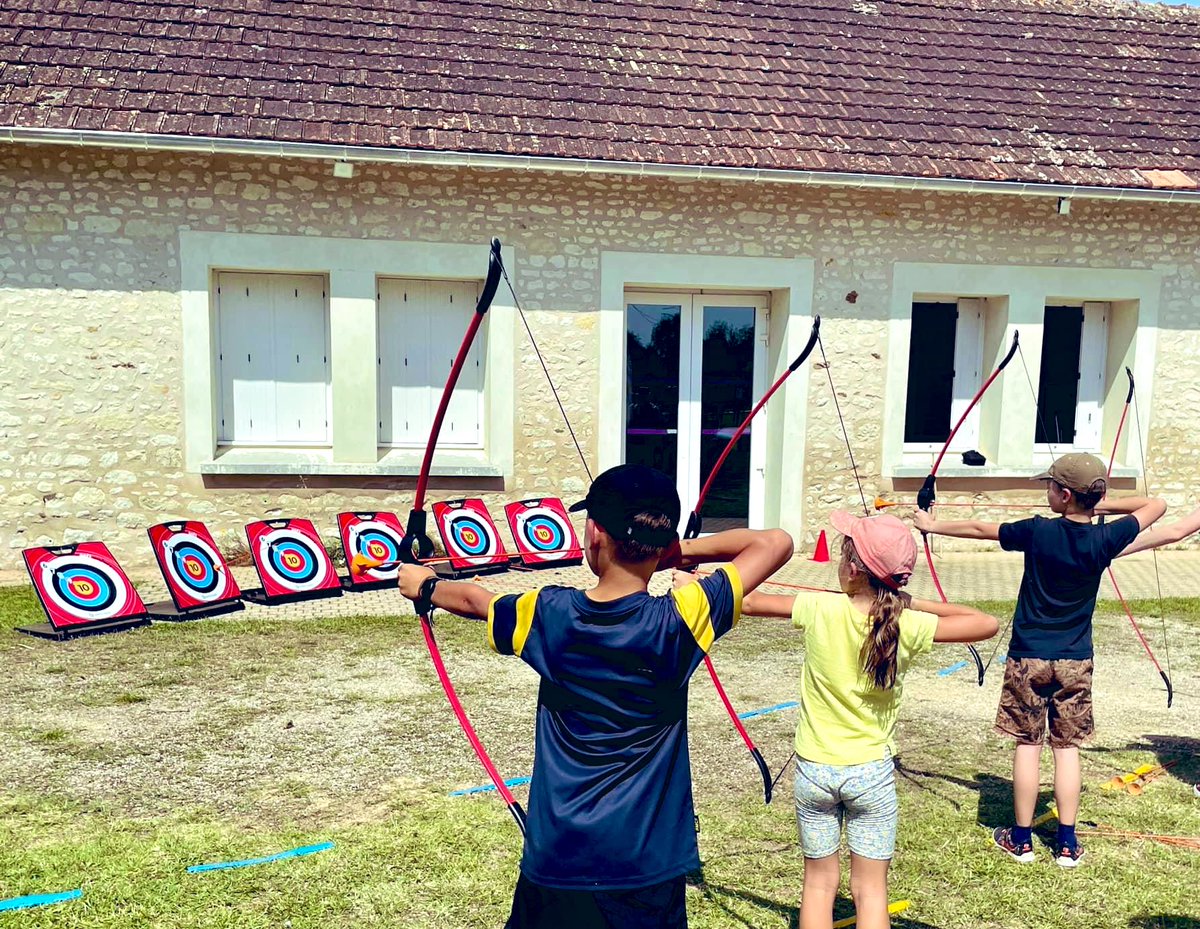 AlainPichon86's tweet photo. ☀️ Journée sur mon canton aux côtés des habitants

🔹 À #Antran pour la caravane des sports du @departement86
🔹 À Buxeuil aux côtés du Maire David Cathelin, des élus, habitants et commerçants sinistrés du 31/03 #inondations

Ensemble pour soutenir et faire vivre nos territoires! https://t.co/LxOcUFh8qU