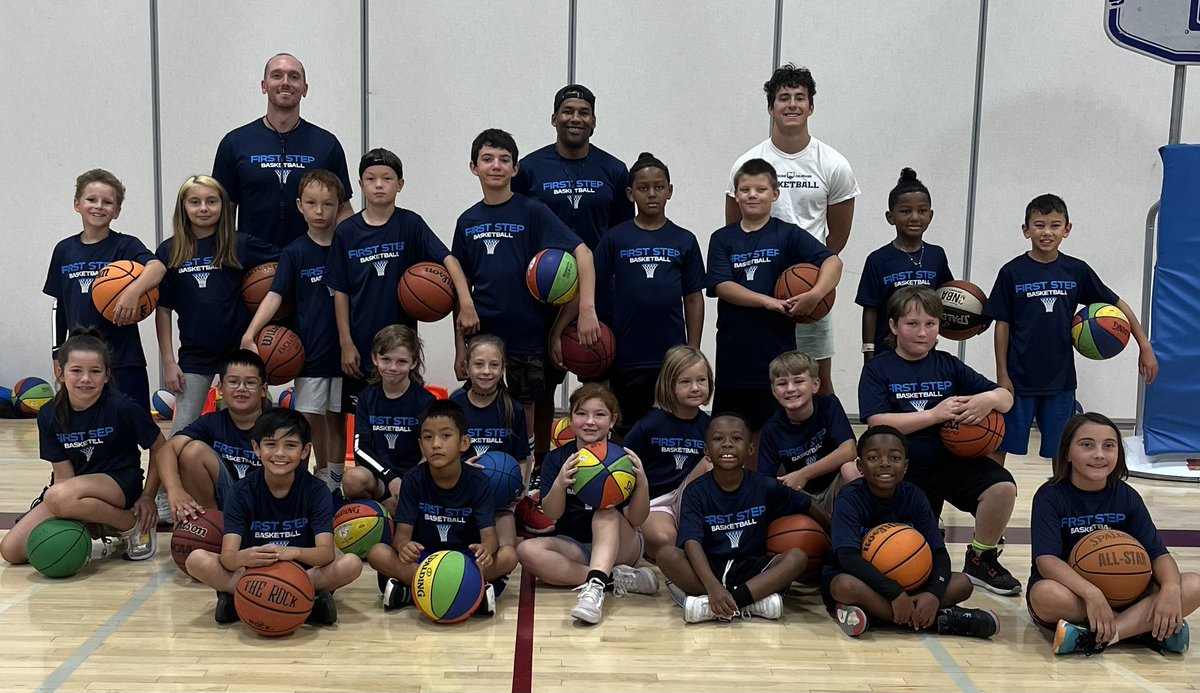 FirstStepBball's tweet photo. THAT’S A WRAP✅

60+ kids attended this week 🙌

We worked hard, learned a lot, and had a blast 🏀🔥

Can’t wait for our next event‼️ https://t.co/q6ITL7nkA1