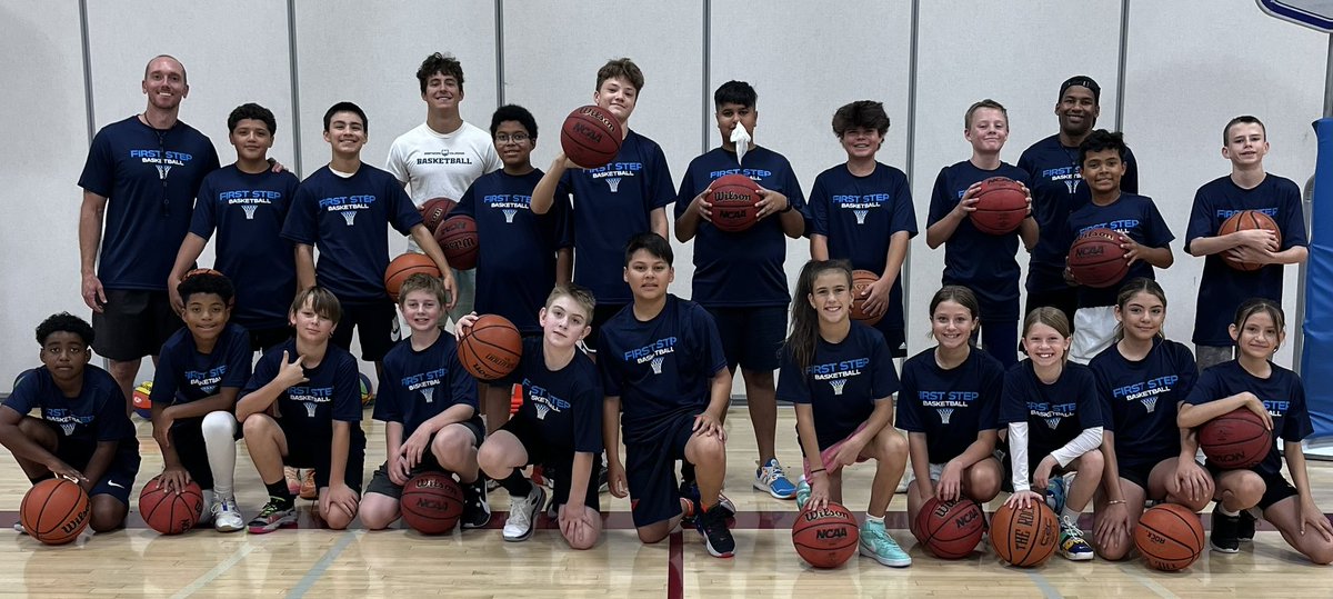 FirstStepBball's tweet photo. THAT’S A WRAP✅

60+ kids attended this week 🙌

We worked hard, learned a lot, and had a blast 🏀🔥

Can’t wait for our next event‼️ https://t.co/q6ITL7nkA1