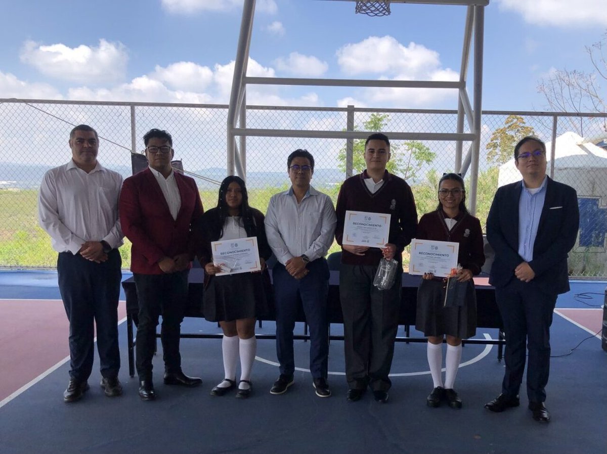 QueretaroAF's tweet image. Reconoce UAQ a ganadores de Olimpiada Estatal de Química 🏅🏆 ift.tt/nxm8BTf