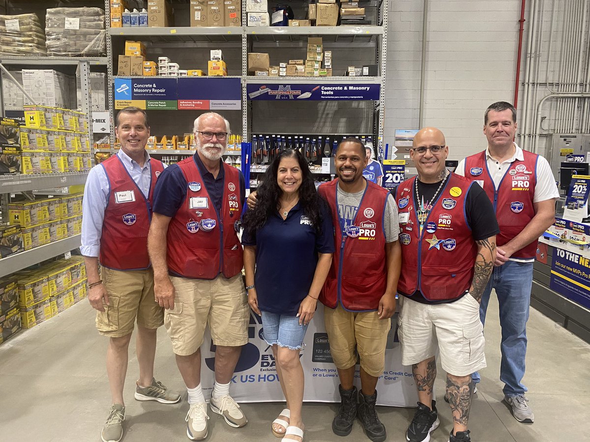 ErikaASMPRO's tweet photo. Things are “heating up” at our PRO event here at 1035! #summertimesummertime #lowespro #mvp #lowes1035 #lowes #holmdel #weloveourpros @kdc1035 @AndrewsP26 @JaneenV_HRBP @MRoomey @NGuarnieri6490 https://t.co/Rw39RHUgTM