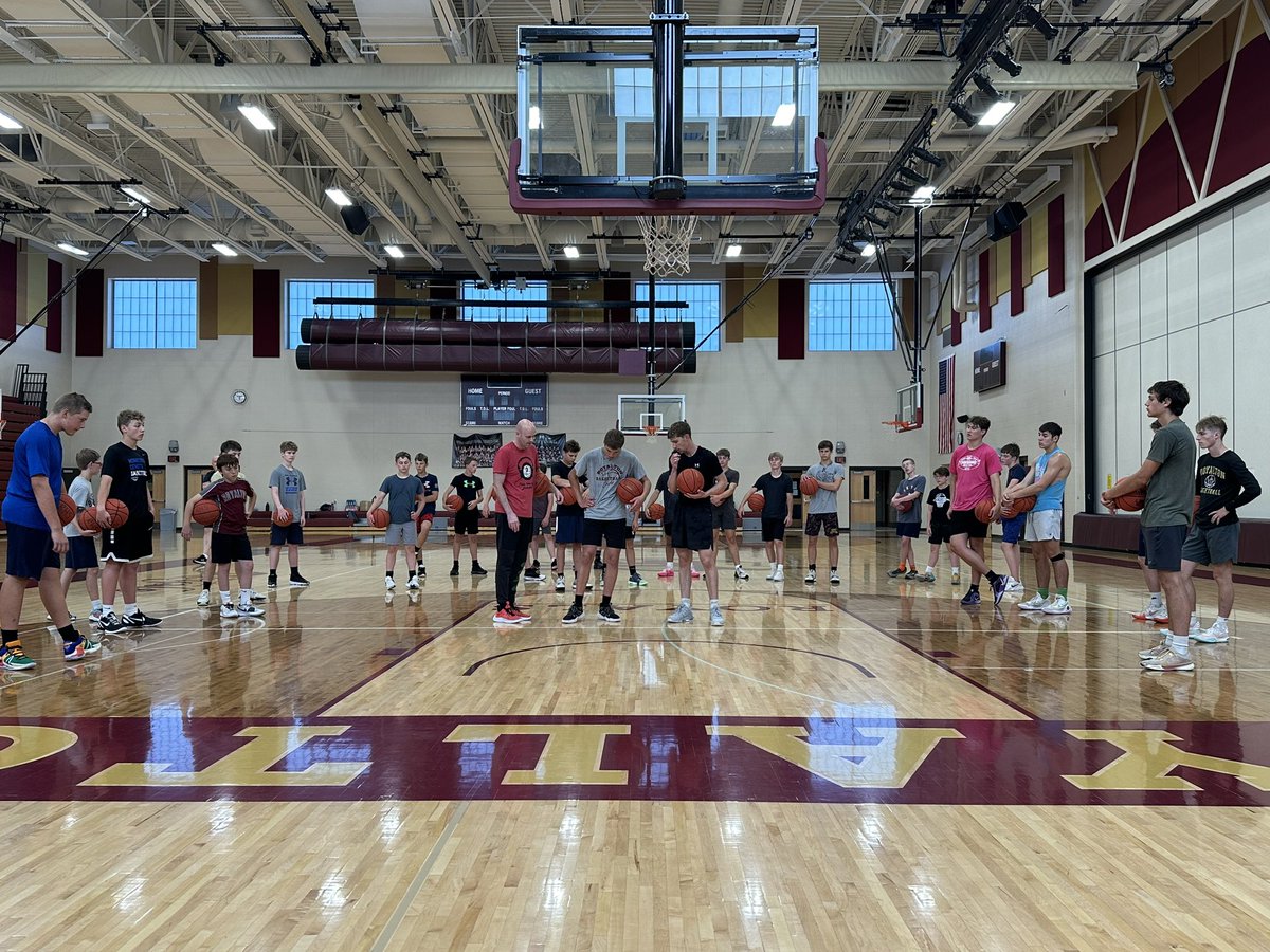Royalton Boys Basketball (@royaltonbball) on Twitter photo We had <a href="/PureIntensityBB/">Daniel Makepeace</a> in today to work with the boys. A big thanks to Coach Makepeace for making his way up to Royalton this morning. Lots of hard work this summer boys- keep it up! <a href="/RoyaltonRoyals/">Royalton Schools</a> <a href="/ADRoyaltonMN/">Royalton Royals Activities</a> We had <a href="/PureIntensityBB/">Daniel Makepeace</a> in today to work with the boys. A big thanks to Coach Makepeace for making his way up to Royalton this morning. Lots of hard work this summer boys- keep it up! <a href="/RoyaltonRoyals/">Royalton Schools</a> <a href="/ADRoyaltonMN/">Royalton Royals Activities</a>