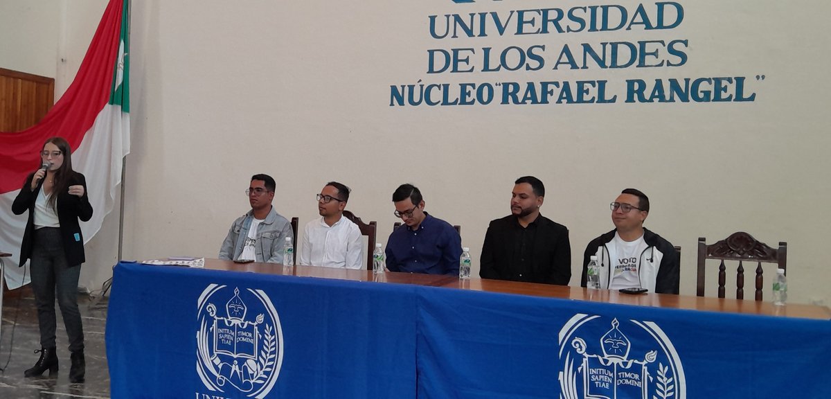 PrensaULANurr's tweet photo. Compromiso democrático asumen ulandinos y trujillanos durante Congreso Visión de Futuro. El #Cenurr organizó el evento regional, pro defensa del voto y levantar propuestas garantes de bienestar general
https://t.co/pkZZSJs84H
#UniVe
#ULA
#NURR
#Trujillo
#17Jul https://t.co/hz4vxrKw3c