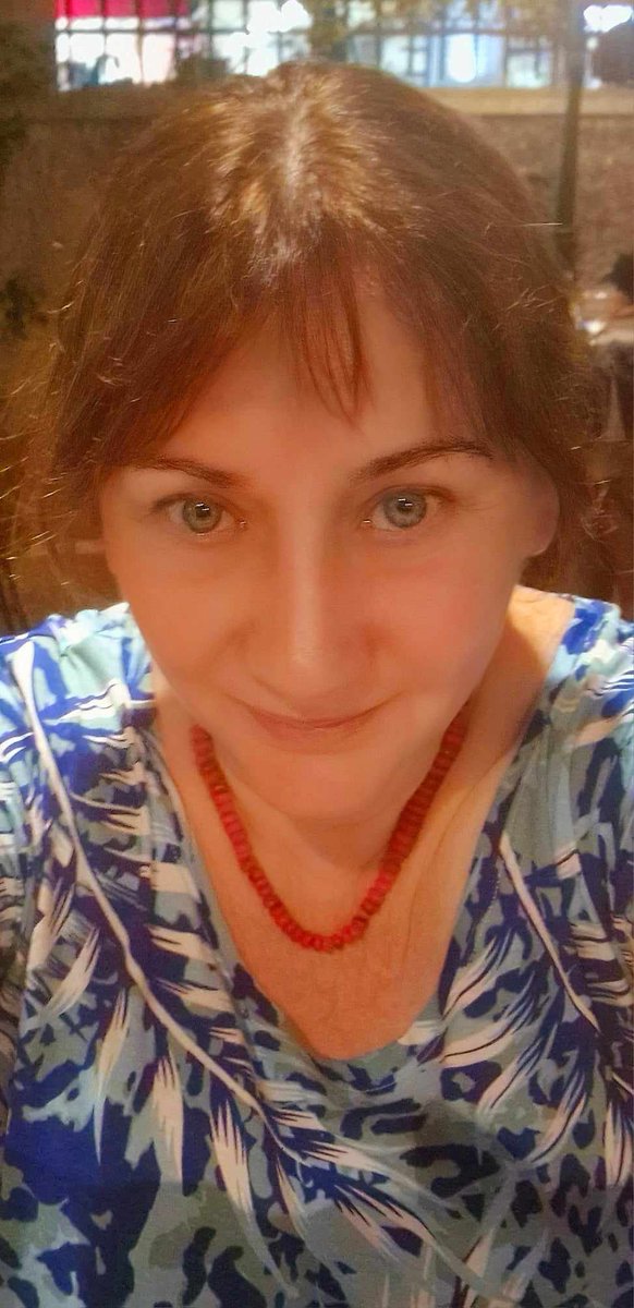 Martin1960's tweet image. Tarbot in champagne-kaviaarsaus. Toe maar, het kan niet op. Met twee katten in een restaurant. Maar-eh... - voor zo ver dit nog niet duidelijk was:  ik houd van katten! 😻🌅 #Thasos #Lineas