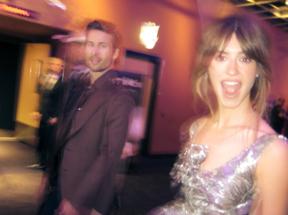 floydsinfilms's tweet photo. they are giving drunk girls on a night out https://t.co/PVVGSA1pLQ