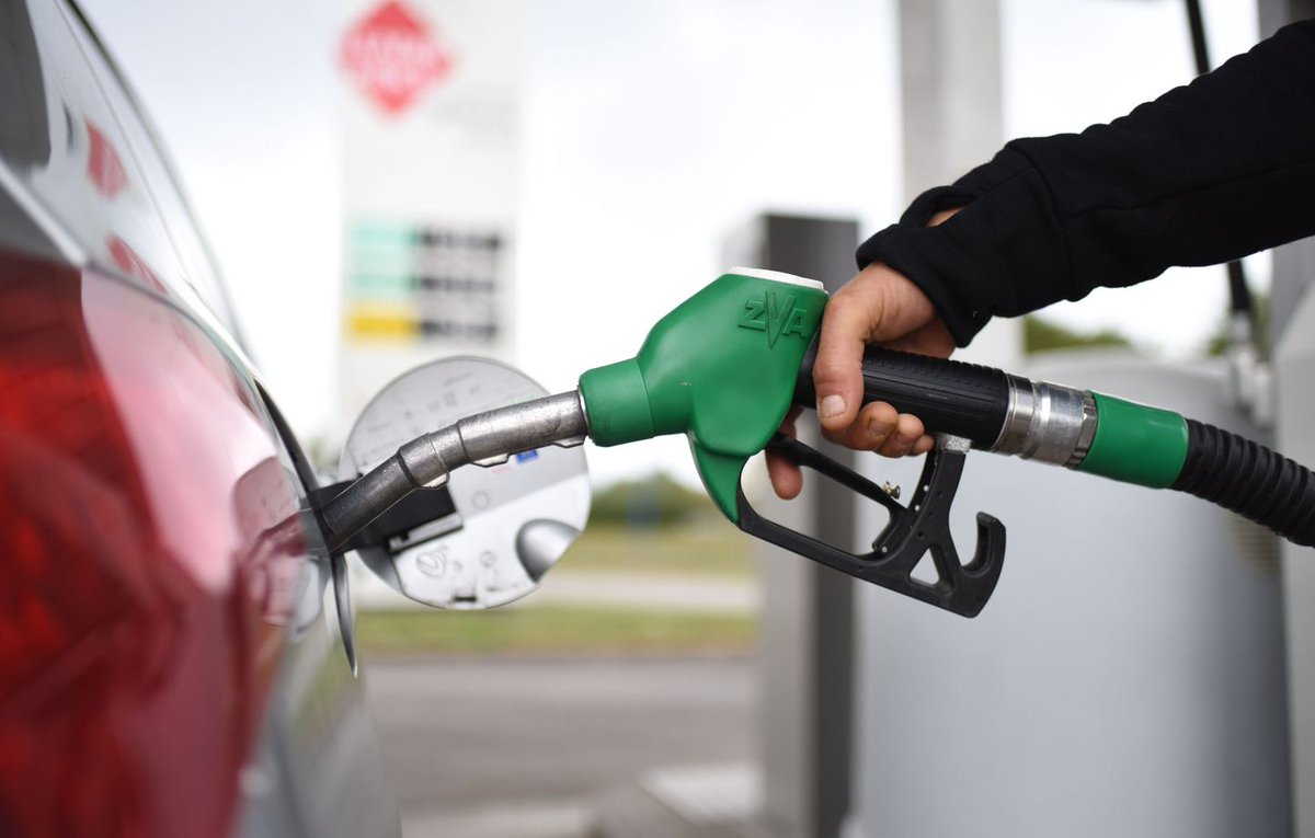 À compter du 23 juillet 2024 le prix des hydrocarbures est revu à la baisse au #Niger. Le Super91 coûtera 499 CFA et le gasoil 618 CFA. L'objectif de cette réduction par le #CNSP est la réduction des prix de transport par ricochet les produits de 1ere nécessité.