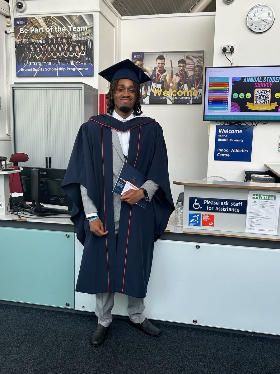JKalala19's tweet image. Officially a graduate thank you God ❤️❤️
