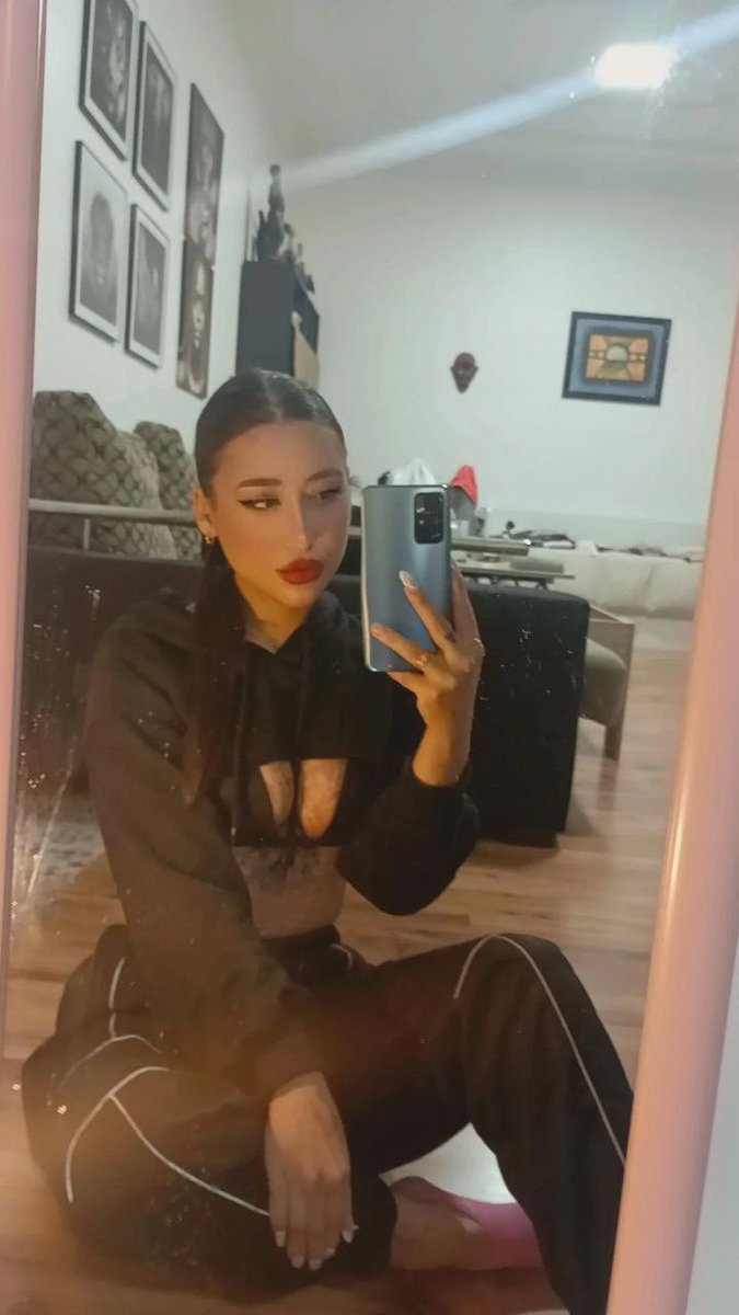 Disponible para SESIONES HOY 😈