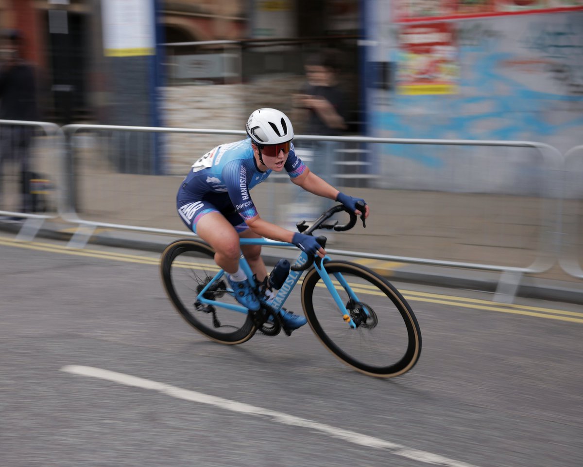 Congratulations Kiera Bond of <a href="/AlbaRoadTeam/">Alba Road Team</a> Winner of tonight's National Road Series Race at the Sheffield GP #NatRoadSeries
