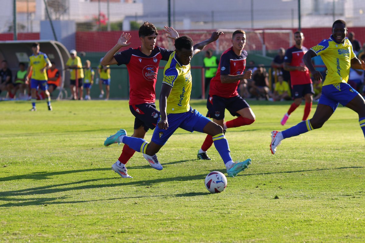 Cadiz_CFCantera's tweet photo. El día que debutas con el primer equipo del Cádiz CF…

💭💛 Ese día no se olvida 𝐍𝐔𝐍𝐂𝐀 https://t.co/4wzaZTvGrU