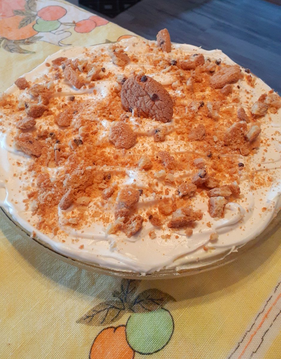 Jane4577's tweet photo. Summer desserts 🌞🌻😎 https://t.co/pngSGjgUaz