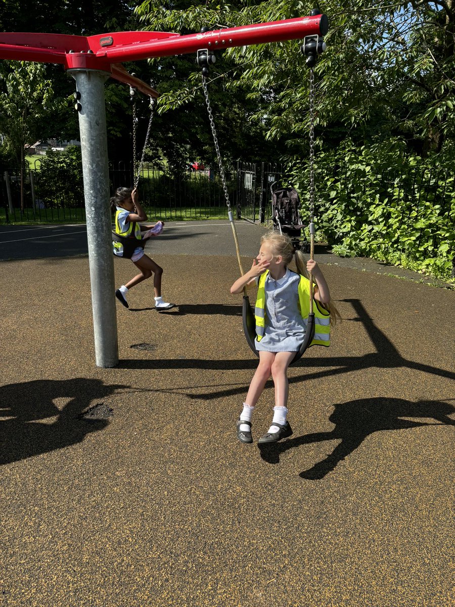 SaintMarysCon's tweet photo. Year 2 had a great time at the park today. We enjoyed a snack and drink in the band stand before playing in the playground. A great treat for a super class! https://t.co/gnWlXHYC1c