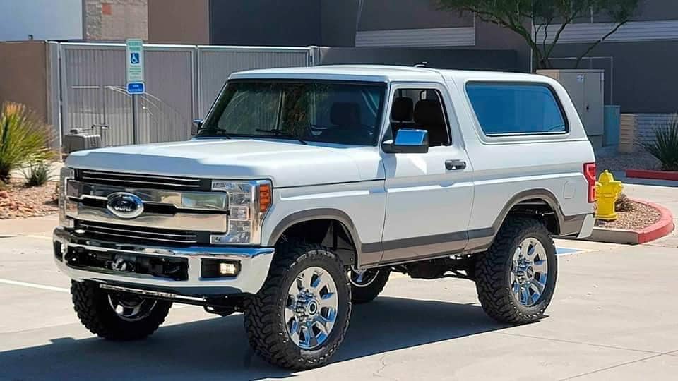 ZackShutt's tweet photo. This 1978 Ford Bronco conversion goes pretty hard https://t.co/CJDcsGGc1j