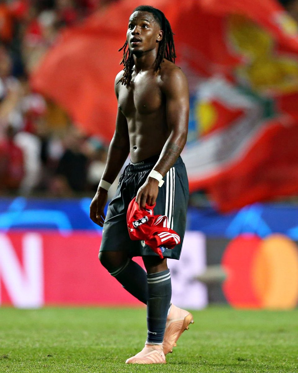 Renato Sanches tem "fortes possibilidades" de regressar ao Benfica por empréstimo, avança <a href="/abolapt/">A BOLA</a>