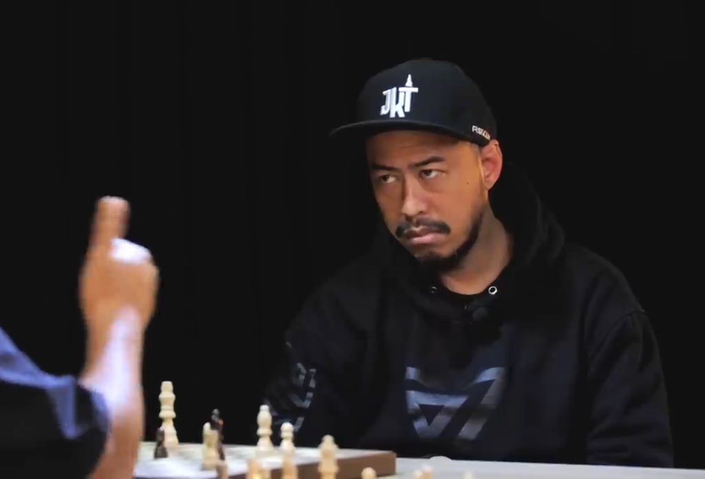 Masa belum ada yang bikin ini jadi template meme sih? <a href="/pandji/">Pandji Pragiwaksono</a>