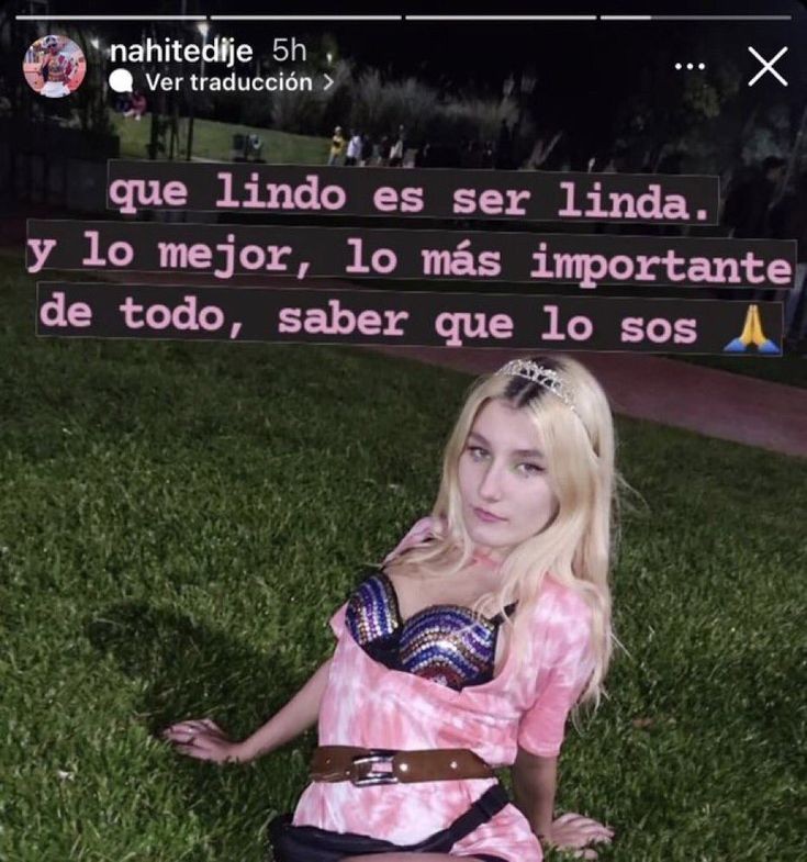 te imaginas estar hablando mal de mi y yo este en mi pieza siendo ella