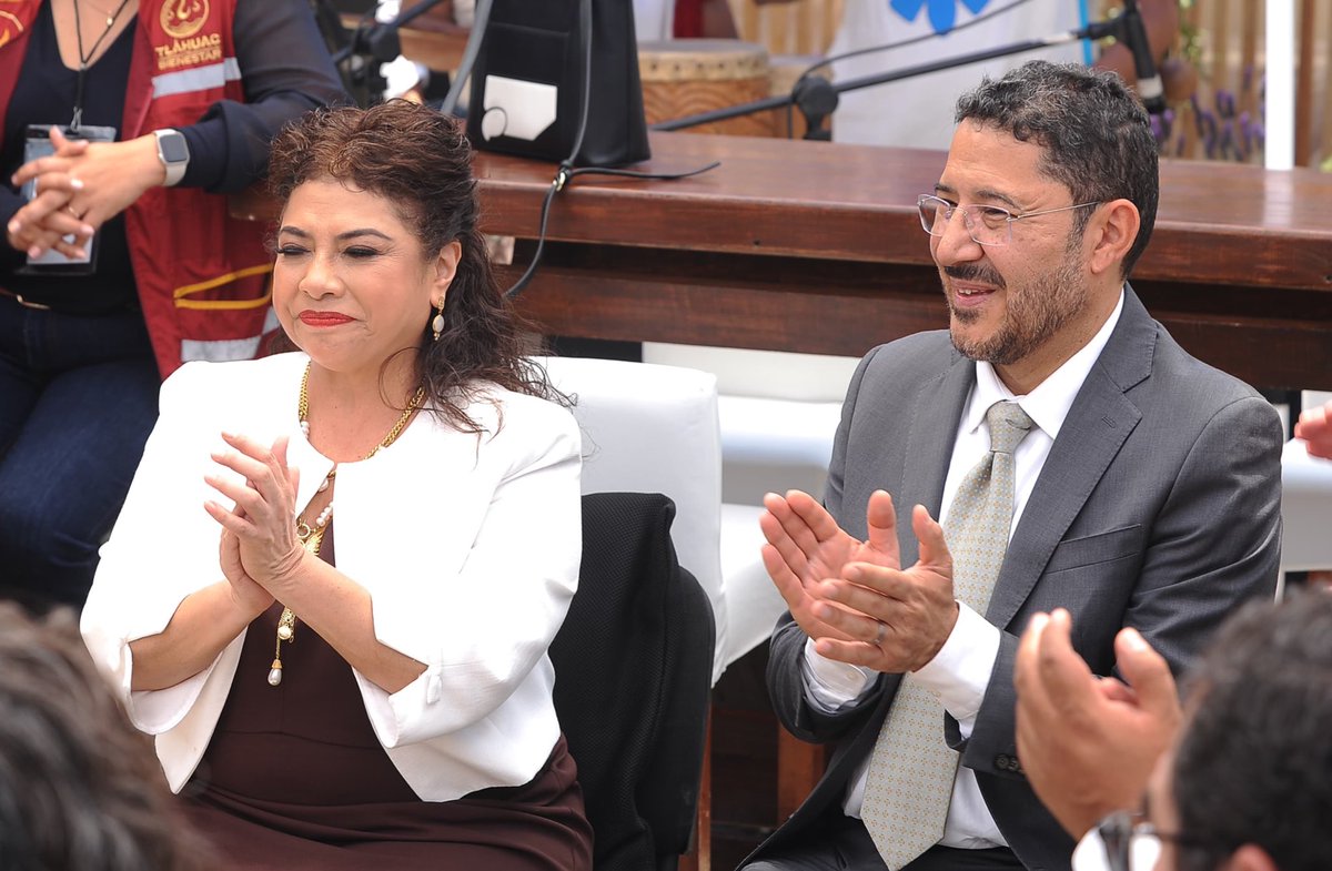 ALEIDAALAVEZ's tweet photo. En #Iztapalapa estamos de fiesta con la inauguración de la Utopía Ixtapalcalli Quetzalcóatl, recinto dedicado a la cultura.
Estamos con la creadora de las utopías @ClaraBrugadaM y el jefe de Gobierno, @martibatres en el corazón de los 8 Barrios.
¡Somos él pueblo de la 4T! https://t.co/n0Pb8WSpUb