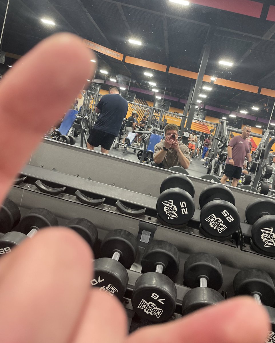 No way ! People think someone faked clips on call of duty ?! 😱😨

This is so crazy I have to spend five days investigating this immediately 😡🤬