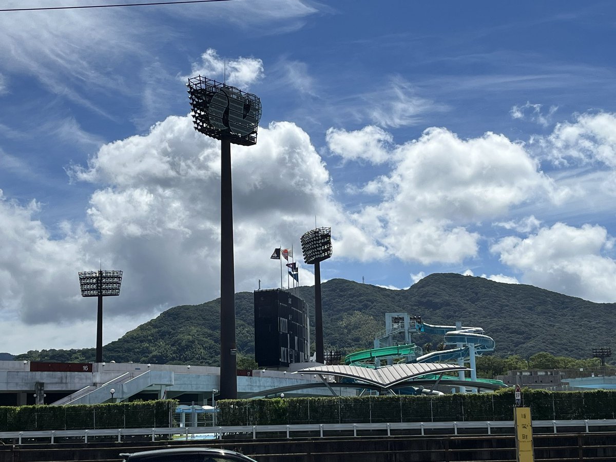 おはようございます☀
今の長崎です！
夏だなーって雲が眩しいです😊