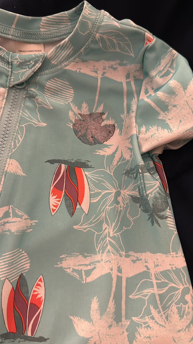 AshleyHardigree's tweet photo. @Carters why are y’all putting stickers on clothes that don’t come off, even after washing 😭😭 https://t.co/R4zb3xaZMn
