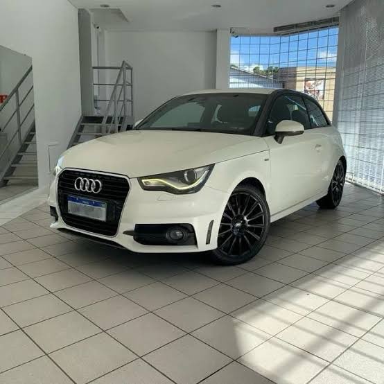 flaviogarag's tweet photo. Audi A1 - Bombado que tava com o nome limpo e não entendia nada de carro
Seu próximo carro vai ser um celta que ele vai pegar na troca quando o câmbio der pau https://t.co/INRezQqxCD