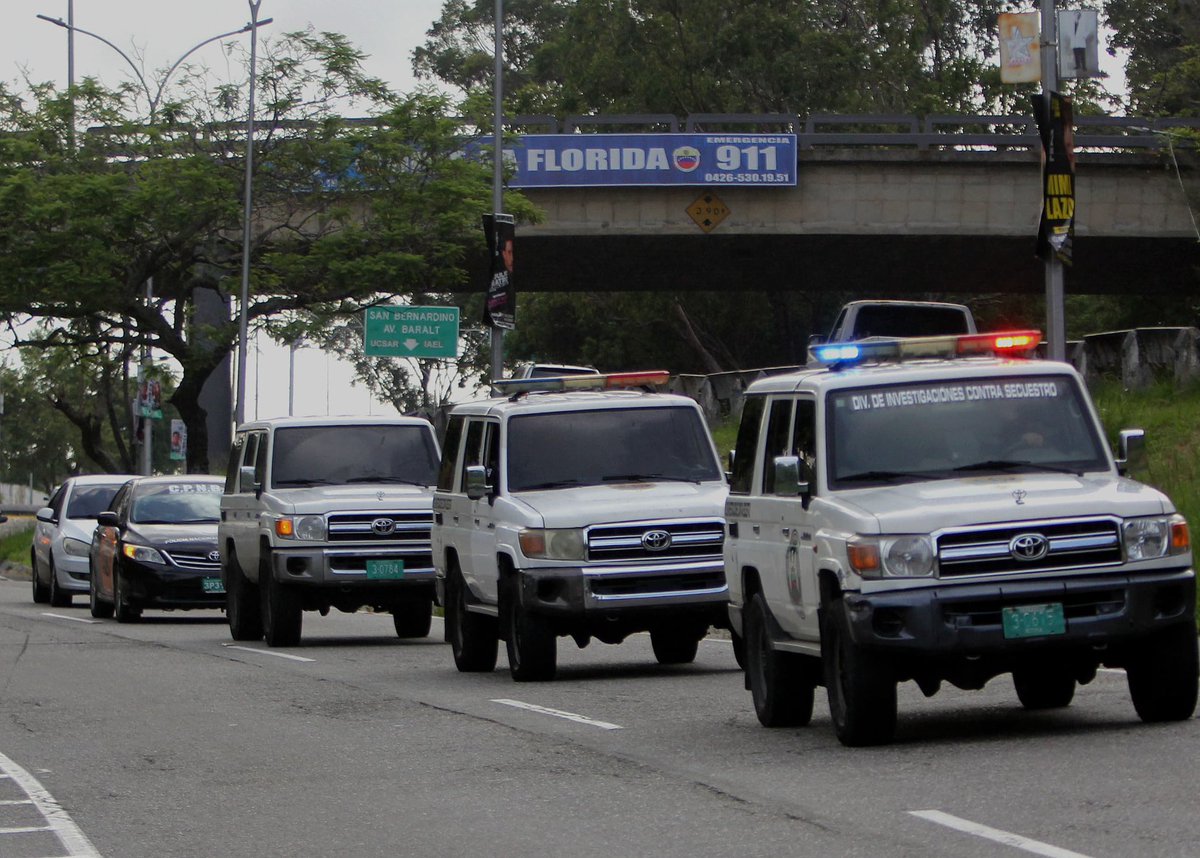 Trabajo incansable de nuestros organismos de seguridad por una #VenezuelaSegura 
<a href="/NicolasMaduro/">Nicolás Maduro</a> 
<a href="/CeballosIchaso1/">@FuerzaDinamica Remigio Ceballos Ichaso</a>